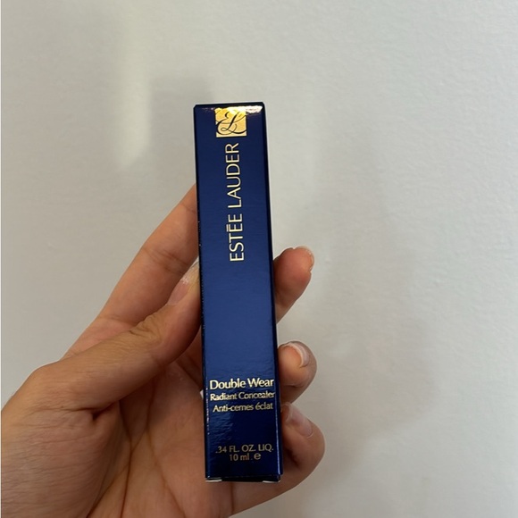 Brand new Éstee Lauder concealer 4N - Picture 1 of 3